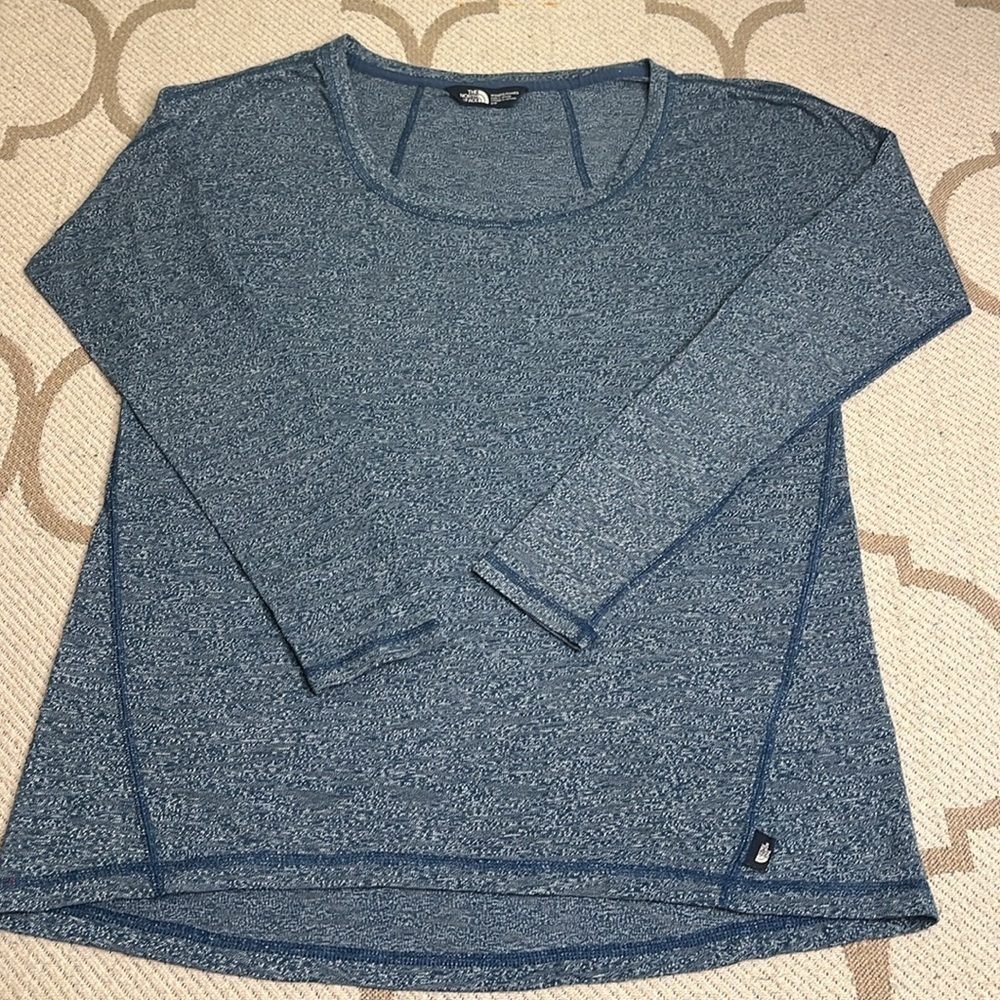 The North Face Womens Blue Modoc Scoop Neck base layer long sleeve shirt
